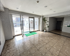 宇部市岬町、マンションのエントランス画像です