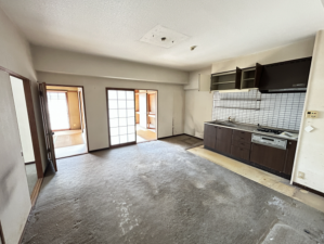 宇部市岬町、マンションの居間画像です