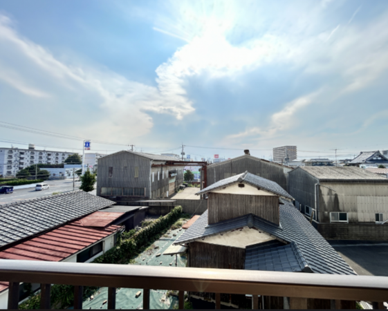 宇部市岬町、マンションのバルコニー画像です