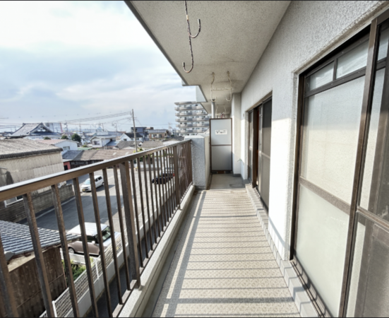 宇部市岬町、マンションのバルコニー画像です