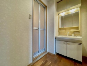 宇部市松山町、マンションの洗面画像です