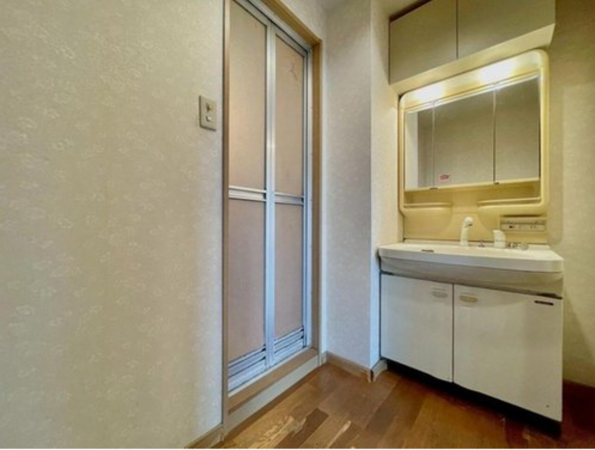 宇部市松山町、マンションの洗面画像です