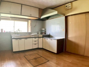 山陽小野田市大字小野田、中古一戸建てのキッチン画像です