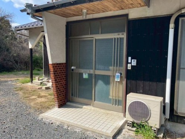 山陽小野田市大字小野田、中古一戸建ての玄関画像です