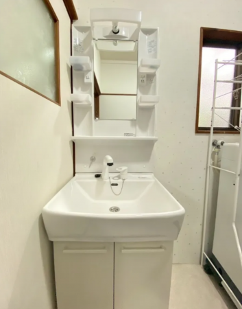 宇部市北小羽山町、中古一戸建ての洗面画像です