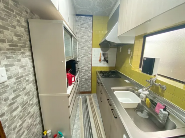 宇部市北小羽山町、中古一戸建てのキッチン画像です