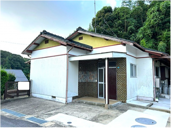 宇部市大字際波、中古一戸建ての外観画像です