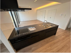 宇部市黒石北、新築一戸建てのキッチン画像です