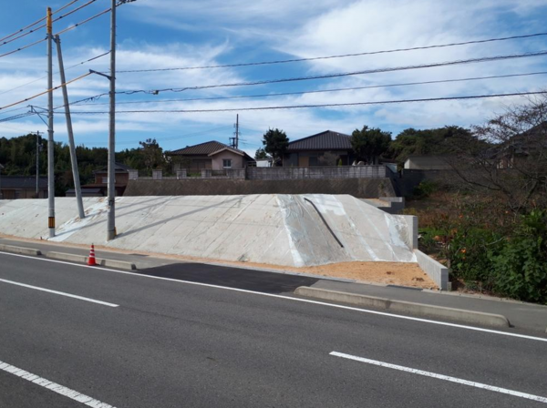 山口市阿知須、土地の前面道路を含む現地写真画像です