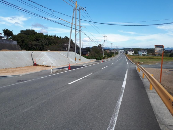 山口市阿知須、土地の前面道路を含む現地写真画像です