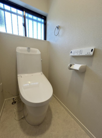 山口市阿知須、中古一戸建てのトイレ画像です