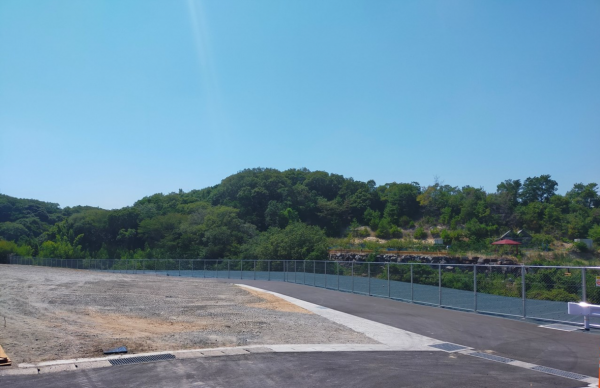 宇部市大字東須恵、土地の前面道路を含む現地写真画像です