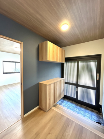 山口市阿知須、中古一戸建ての玄関画像です