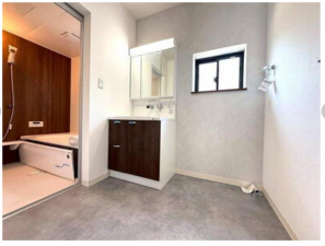 宇部市西宇部北、中古一戸建ての洗面画像です