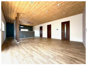 宇部市西宇部北、中古一戸建ての居間画像です