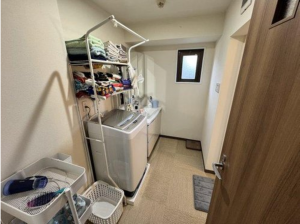 宇部市鵜の島町、マンションの洗面画像です