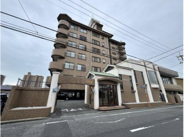 宇部市鵜の島町、マンションの外観画像です