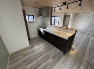 宇部市西宇部北、中古一戸建てのキッチン画像です