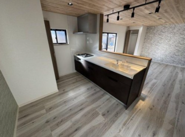宇部市西宇部北、中古一戸建てのキッチン画像です