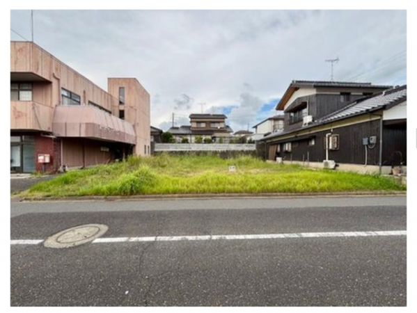 宇部市大字川上、土地の前面道路を含む現地写真画像です