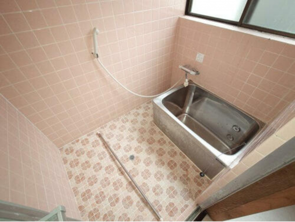 宇部市西宇部北、中古一戸建ての風呂画像です