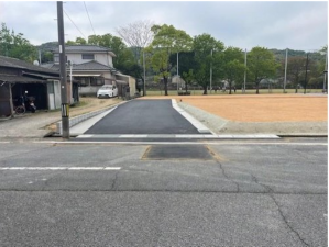 山陽小野田市赤崎、土地の前面道路を含む現地写真画像です
