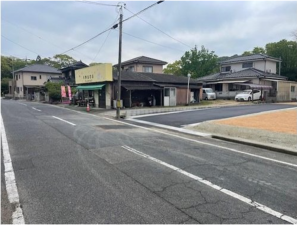 山陽小野田市赤崎、土地の前面道路を含む現地写真画像です