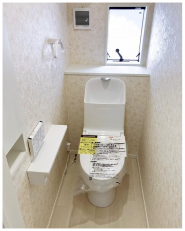 山陽小野田市厚狭、中古一戸建てのトイレ画像です