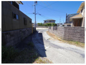 宇部市東梶返、土地の前面道路を含む現地写真画像です