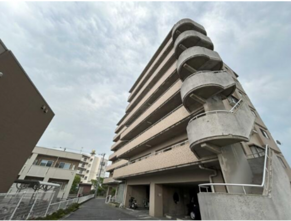 宇部市東芝中町、マンションの外観画像です