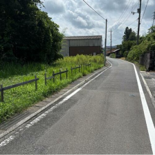 山陽小野田市大字山川、土地の前面道路を含む現地写真画像です