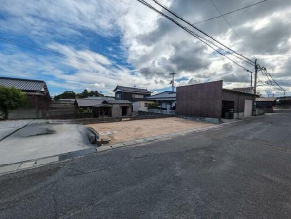 宇部市草江、土地の前面道路を含む現地写真画像です