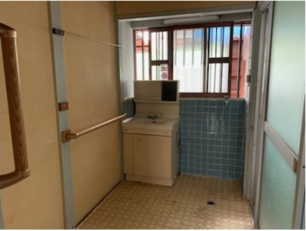 宇部市亀浦、中古一戸建ての洗面画像です