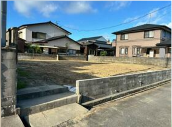 山陽小野田市千代町、土地の前面道路を含む現地写真画像です