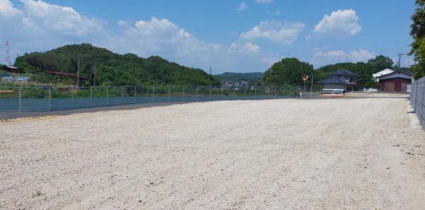宇部市大字東須恵、土地の前面道路を含む現地写真画像です