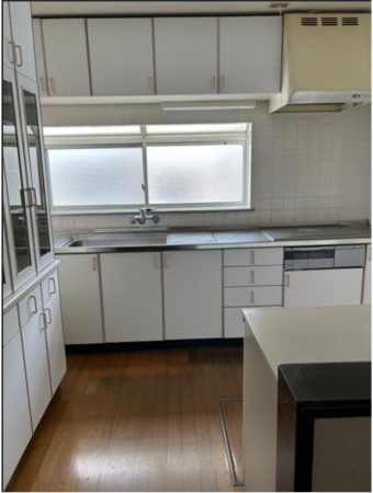 宇部市開、中古一戸建てのキッチン画像です
