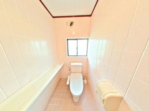 宇部市大字東岐波、中古一戸建てのトイレ画像です