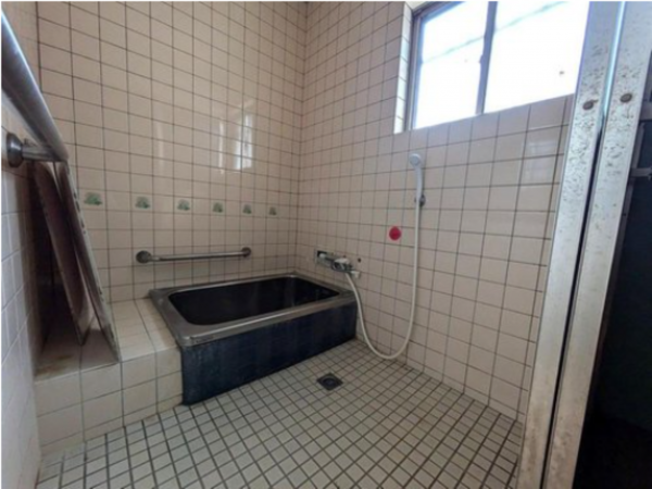 山陽小野田市大字厚狭、中古一戸建ての風呂画像です