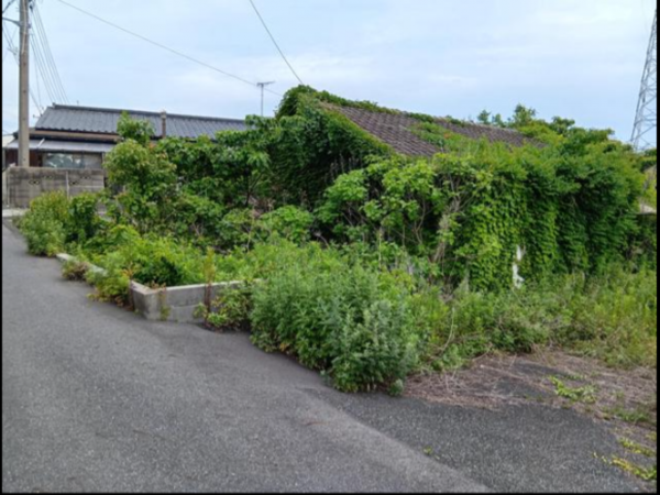 宇部市笹山町、土地の前面道路を含む現地写真画像です