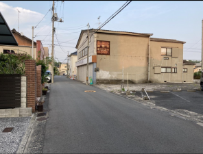 山陽小野田市住吉本町、土地の前面道路を含む現地写真画像です