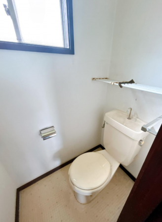 山陽小野田市南竜王町、中古一戸建てのトイレ画像です
