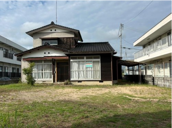 山陽小野田市大字郡、中古一戸建ての外観画像です