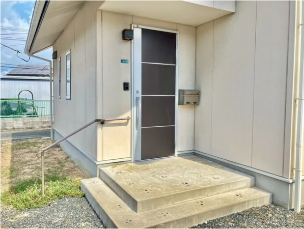 宇部市則貞、中古一戸建ての外観画像です
