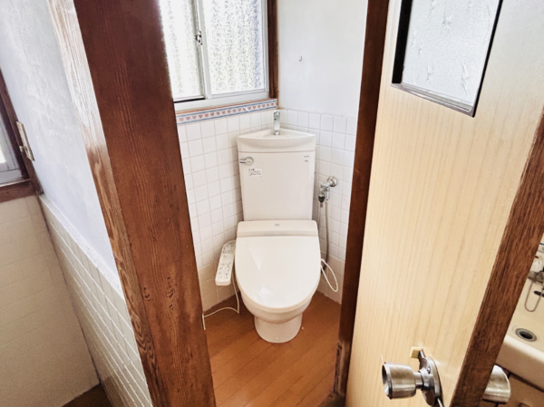 宇部市大字際波、中古一戸建てのトイレ画像です