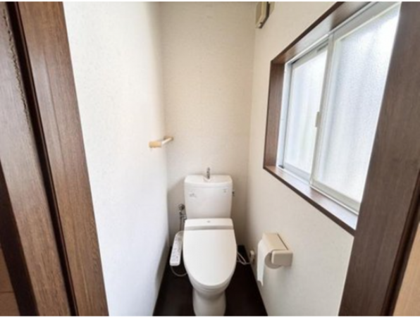 宇部市大字船木、中古一戸建てのトイレ画像です