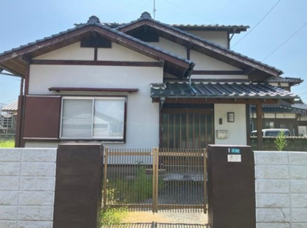 宇部市西宇部南、中古一戸建ての外観画像です