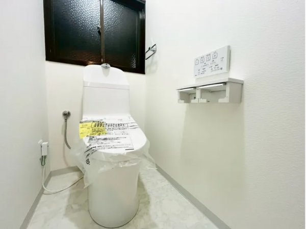 宇部市岬町、中古一戸建てのトイレ画像です