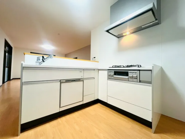 宇部市岬町、中古一戸建てのキッチン画像です