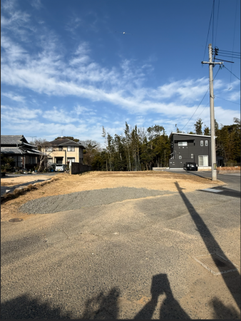 宇部市亀浦、土地の前面道路を含む現地写真画像です