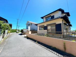 山陽小野田市柿の木坂、中古一戸建ての外観画像です